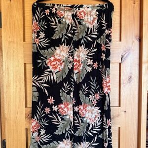 Beachy floral Billabong Maxi skirt